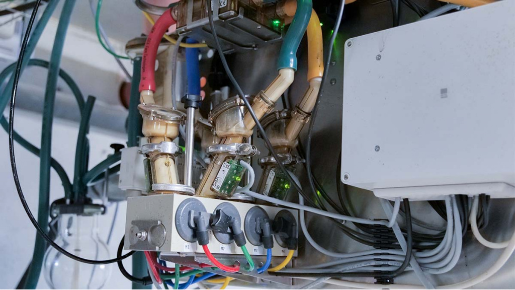 DairyRobot R9650 cellar 5.jpg
