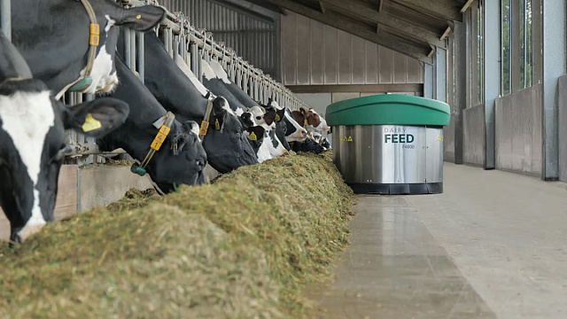 Подталкиватель кормов – DairyFeed F4800